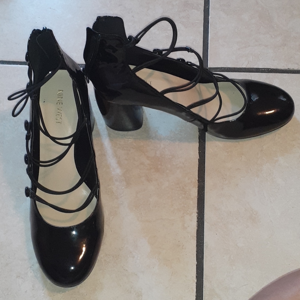NINE WEST